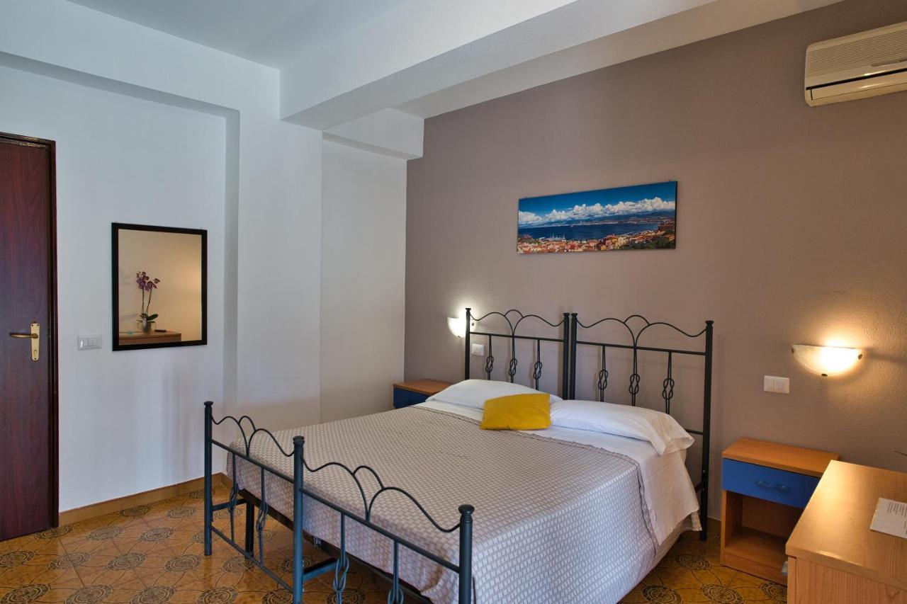 La Ruota Hotel Oliveri Exterior photo